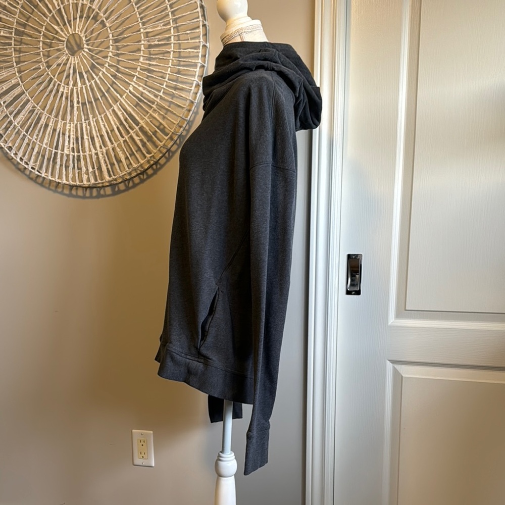 lululemon athletica Dark Gray Women's Sweater - Picture 4 of 10